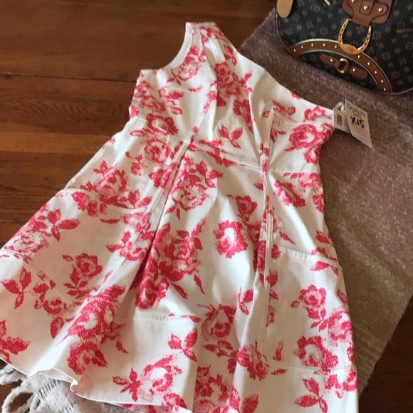 Jessica Simpson Dresses & Skirts - NWT Jessica Simpson floral dress pockets